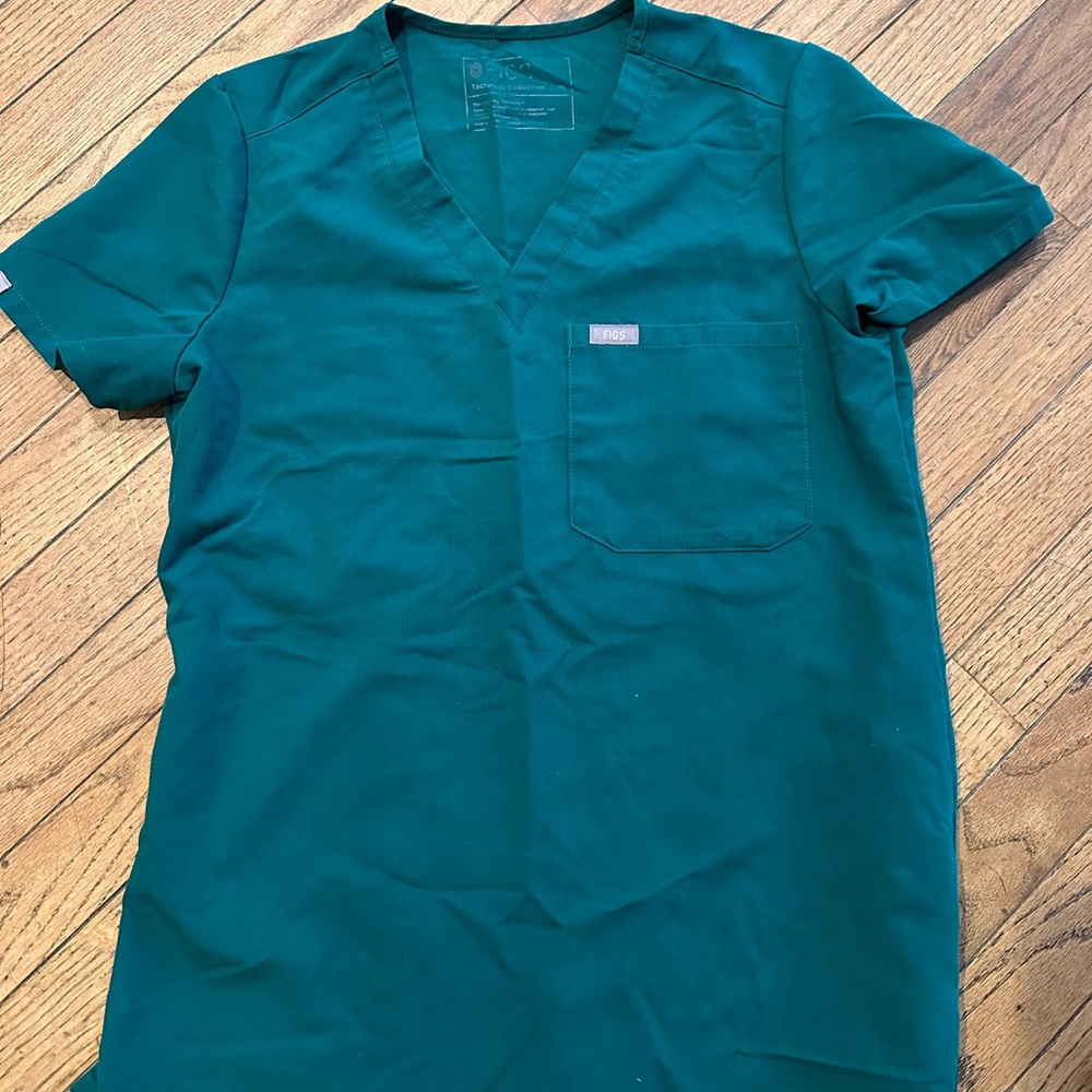 Figs Scrub Top